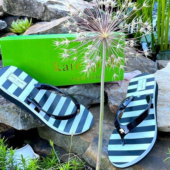 Kate Spade New York 8 Milli Flip Flop black & White striped Org. box Never Worn - Picture 9 of 13